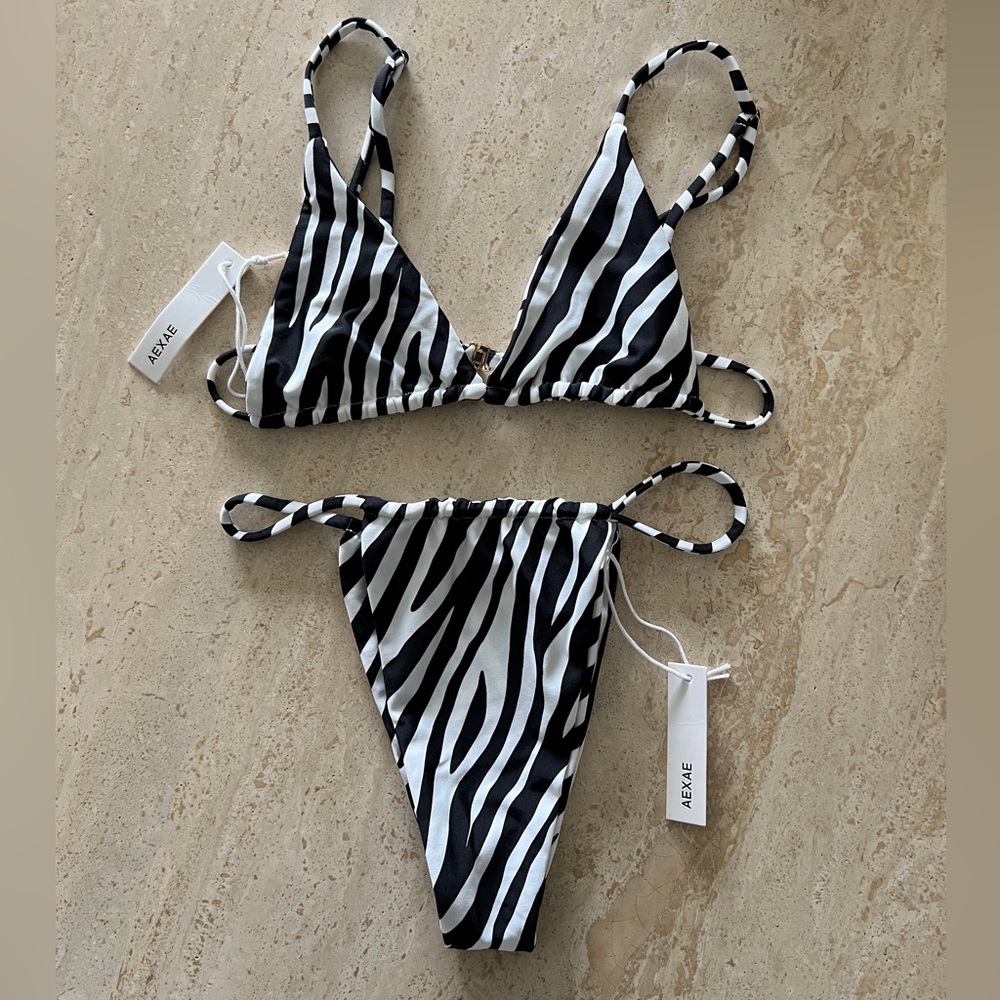 NWOT Aexae zebra bikini set
